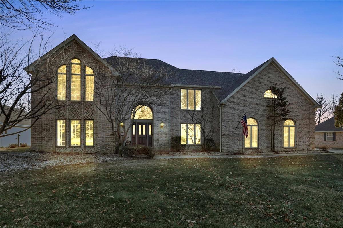 32 Deerfield Ln., Charleston, IL 61920