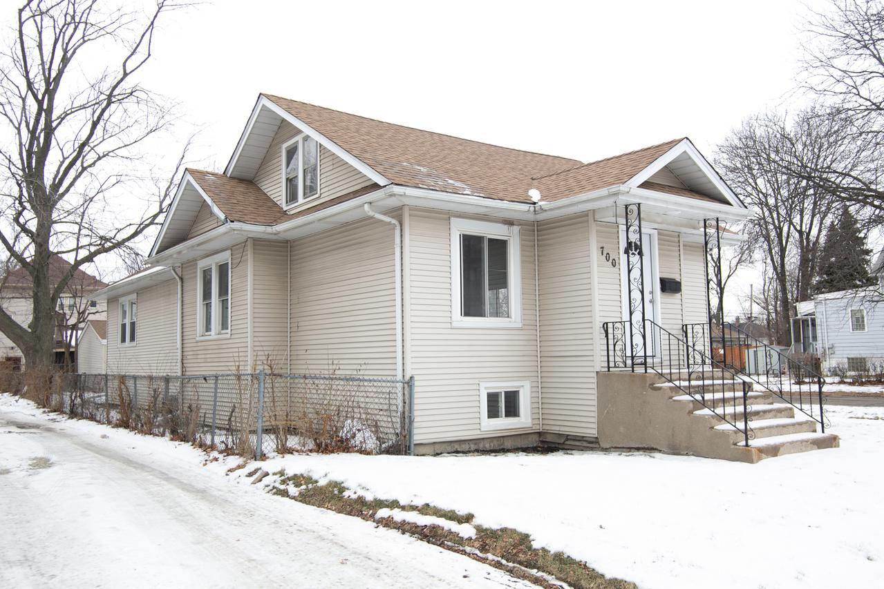 700 S 6th Ave., Maywood, IL 60153