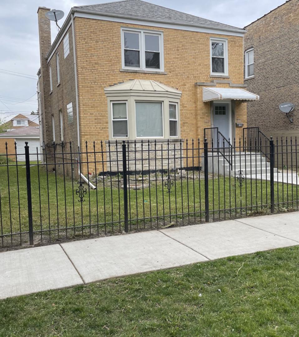 4158 W Nelson St., Chicago, IL 60641
