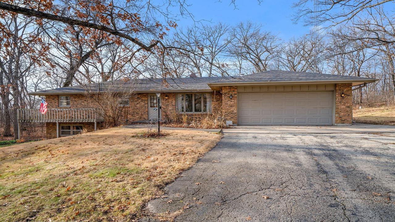 7180 Burr Oak Rd., Roscoe, IL 61073