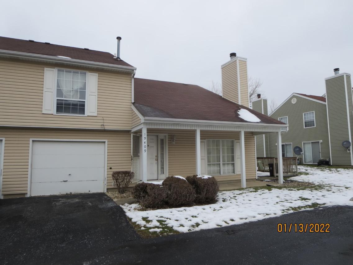 19409 Hickory Pl. #32D, Country Club Hills, IL 60478