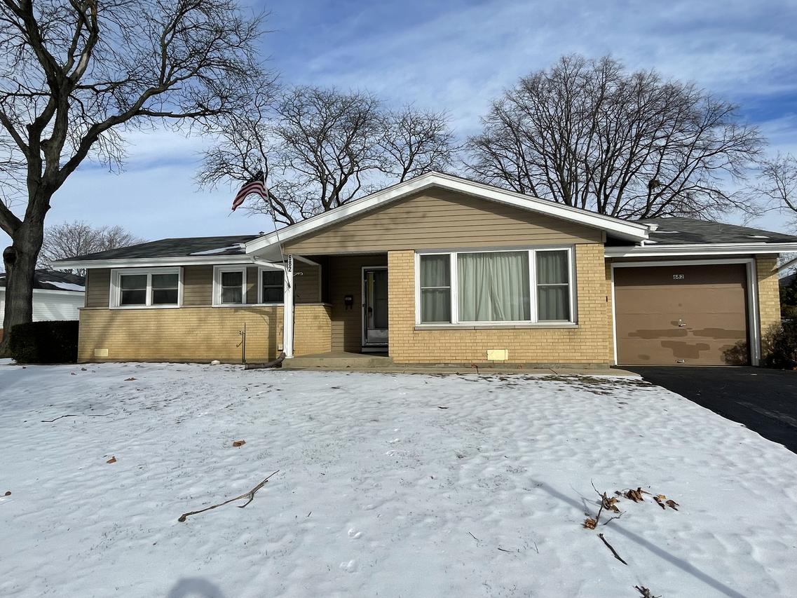 682 Brantwood Ct., Elk Grove Village, IL 60007