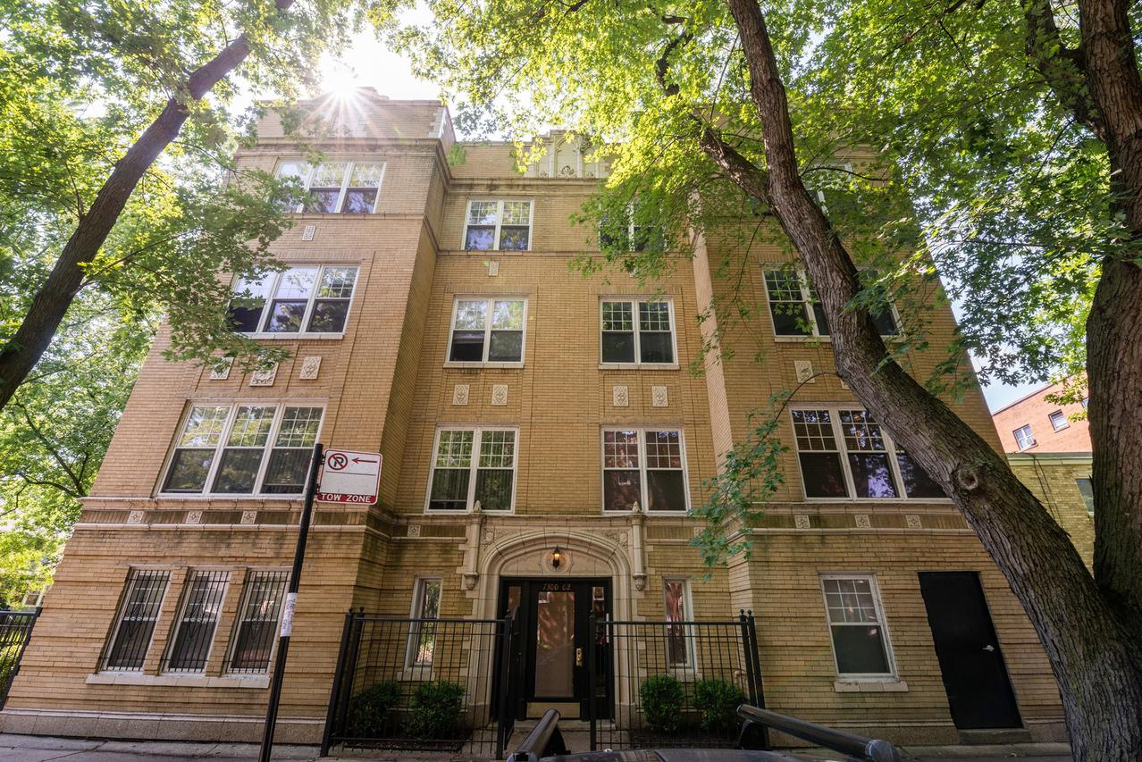 7300 N Wolcott Ave. #301, Chicago, IL 60626