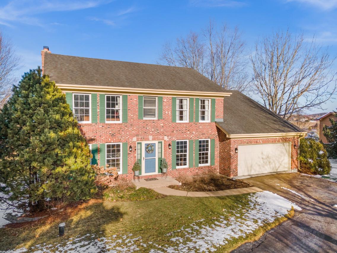 3N887 S Bridle Creek Dr., St. Charles, IL 60175