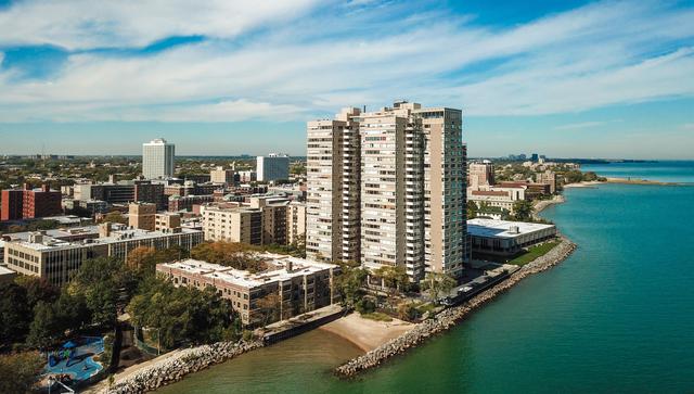 6301 N Sheridan Rd. #19O, Chicago, IL 60660