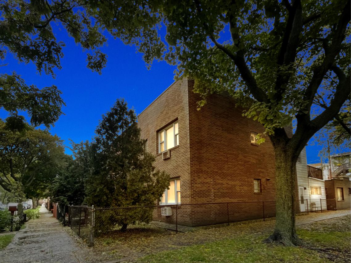 2600 W Superior St., Chicago, IL 60612