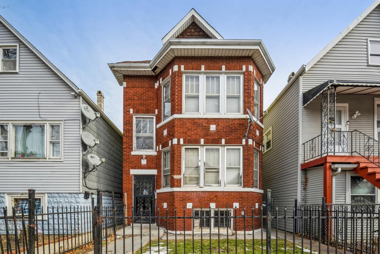 4951 S Hoyne Ave., Chicago, IL 60609