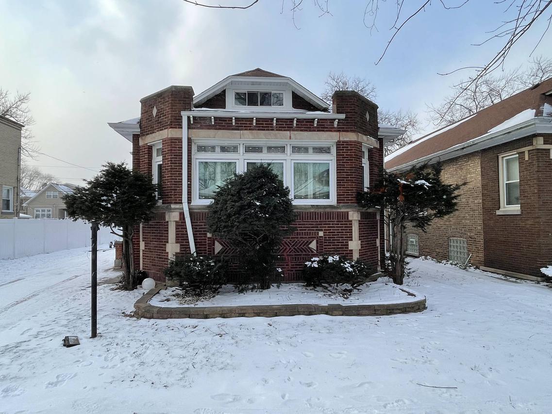 8136 S Luella Ave., Chicago, IL 60617