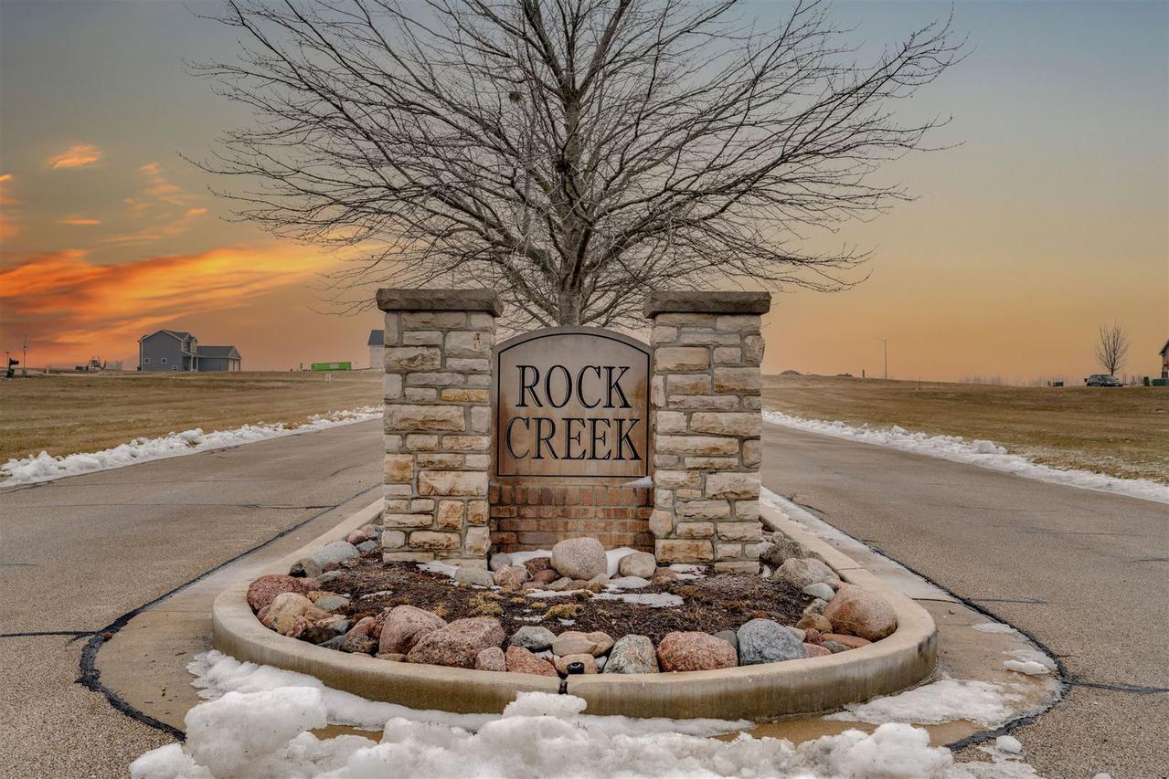 1 Cobblestone Ave., Carlock, IL 61725