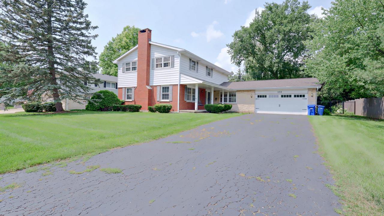 133 Tennyson Dr., Wheaton, IL 60187