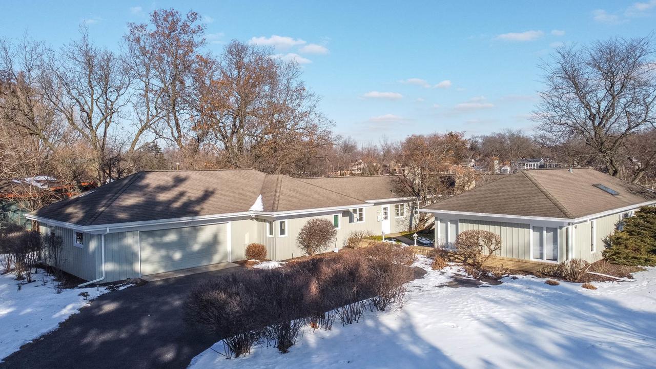 2431 Rock Ter., Rockford, IL 61103