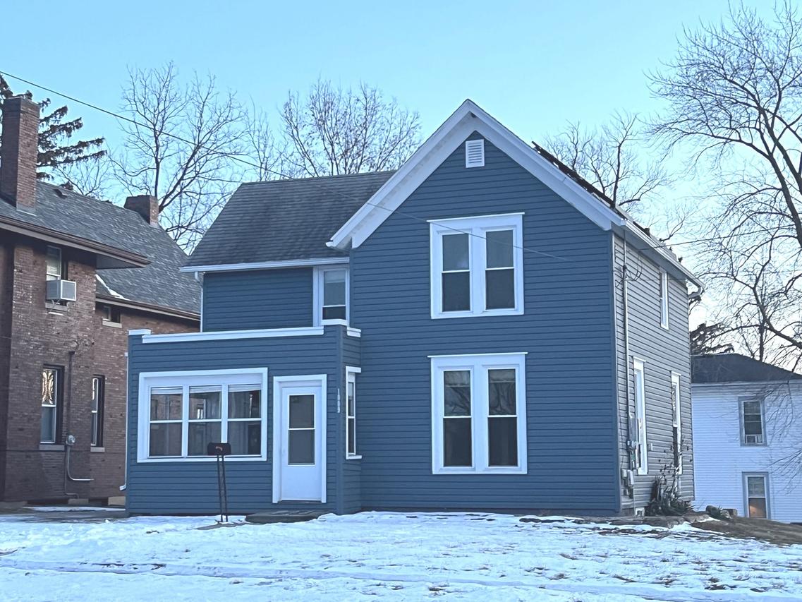 1009 W Lincoln Blvd., Freeport, IL 61032