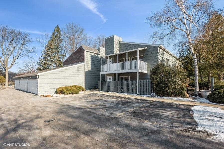 2075 Creekside Dr. #2-3, Wheaton, IL 60189