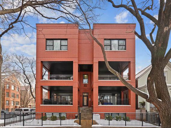2165 N Claremont Ave. #2S, Chicago, IL 60647