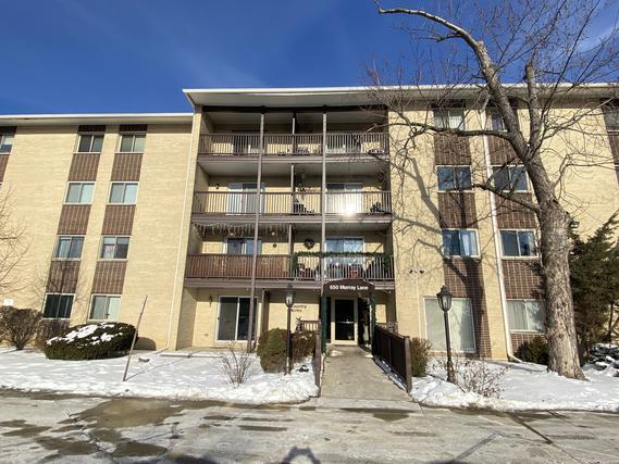 650 Murray Ln. #215, Des Plaines, IL 60016