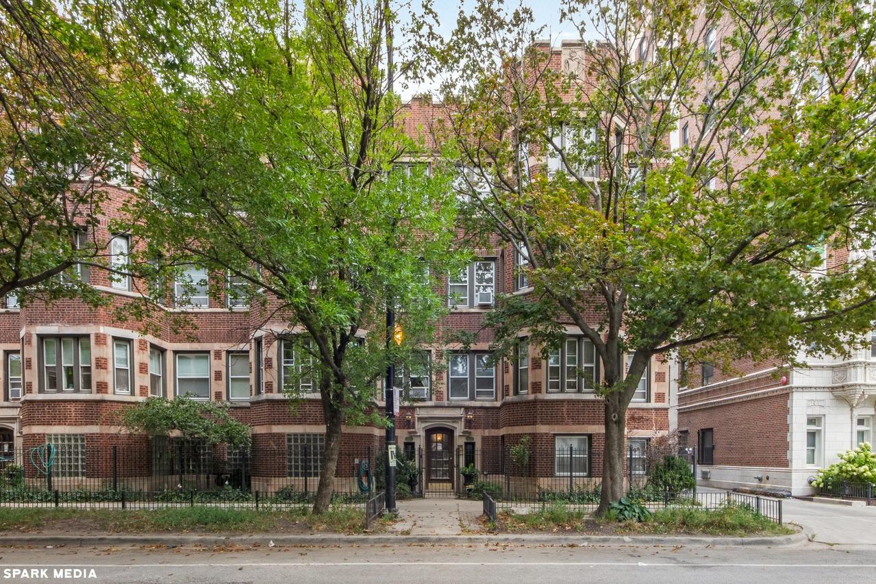 1252 W Pratt Blvd. #2, Chicago, IL 60626