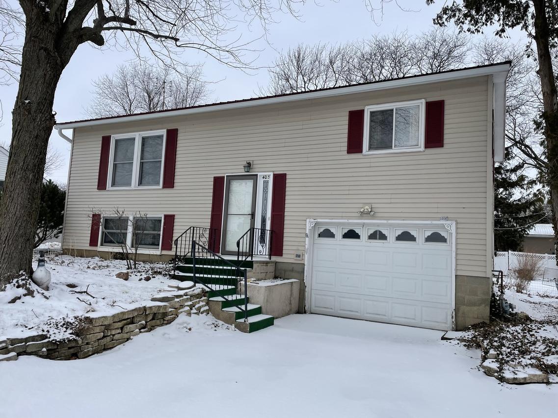 405 Depot St., Walnut, IL 61376