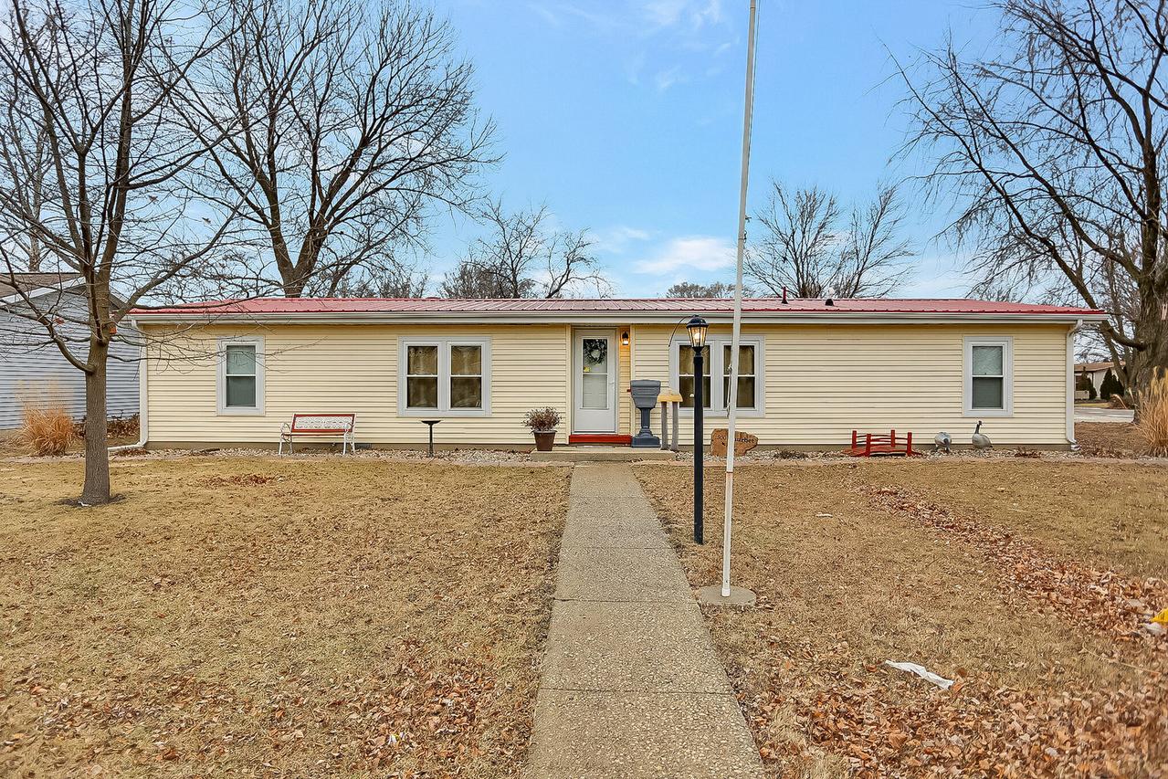 500 W Shurbet St., Thomasboro, IL 61878
