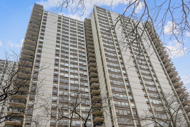 1360 N Sandburg Ter. #304, Chicago, IL 60610