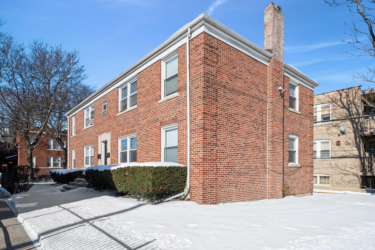 7215 N Bell Ave., Chicago, IL 60645