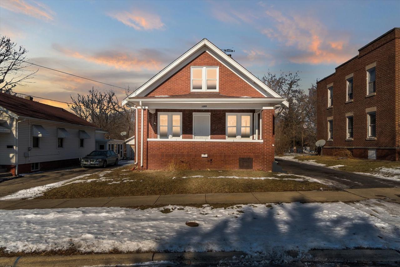 1205 Cunningham St., Rockford, IL 61102