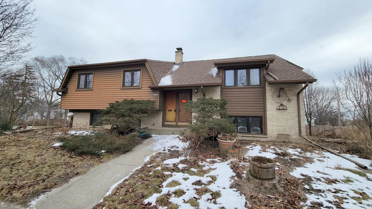 1244 Modaff Rd., Naperville, IL 60540