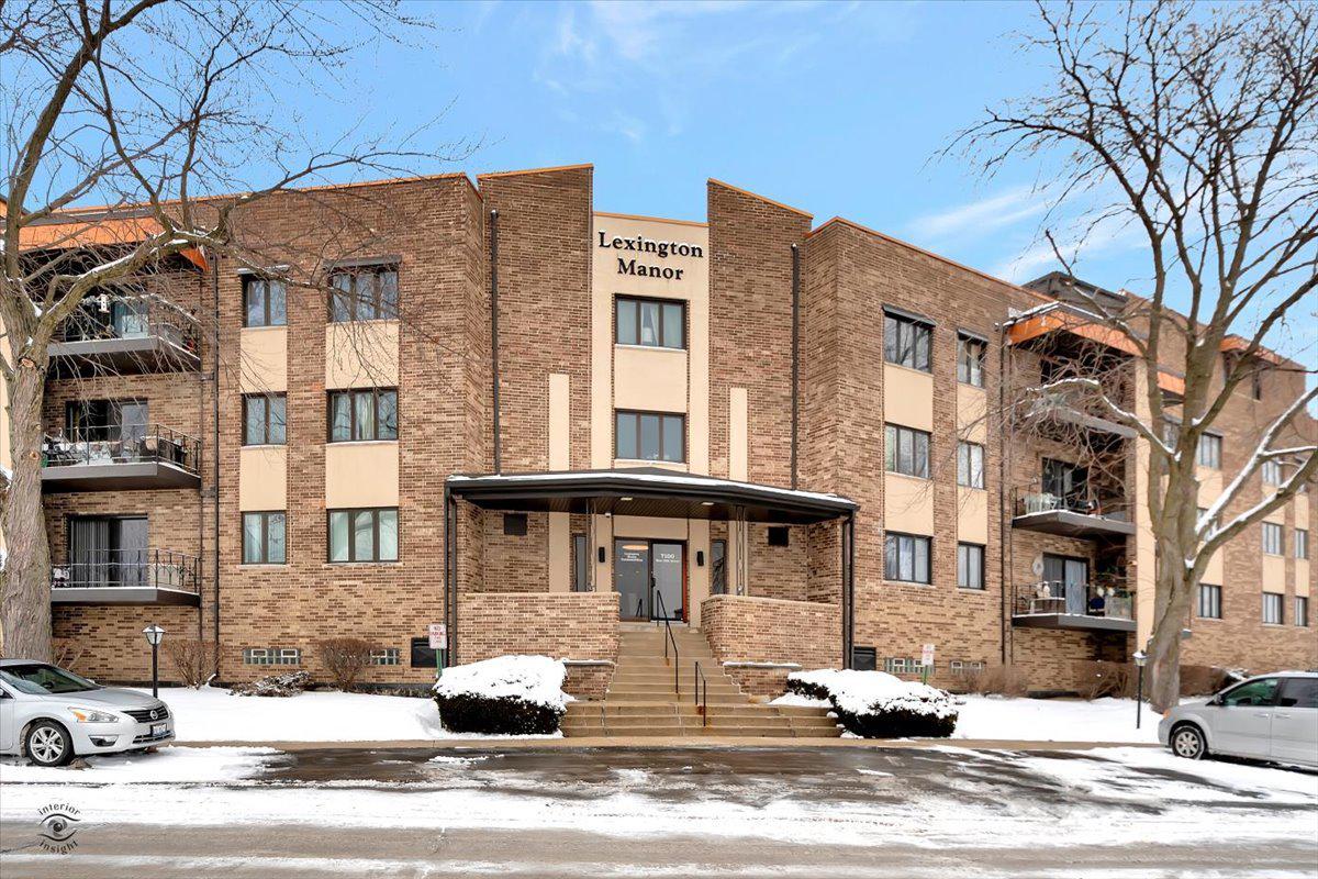 7100 W 95th St. #310, Oak Lawn, IL 60453