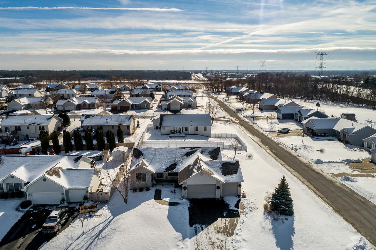 5405 Whistling Hawk Dr., Machesney Park, IL 61115