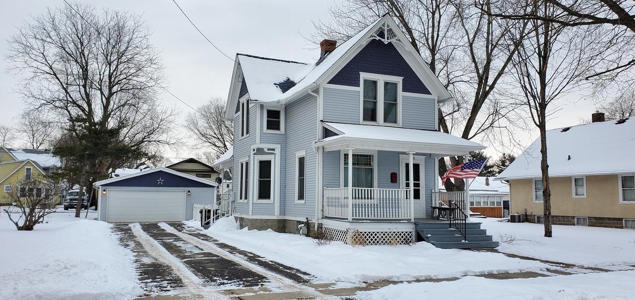509 S 5th St., Oregon, IL 61061
