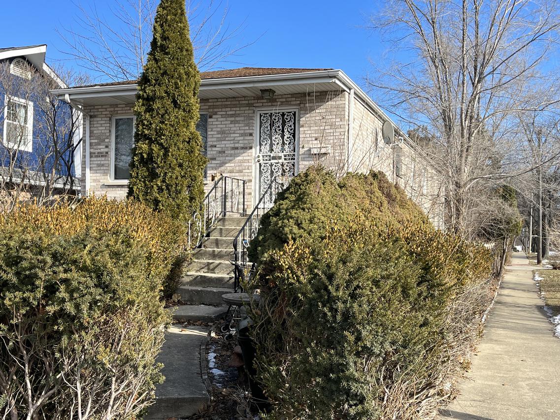 8101 N Oketo Ave., Niles, IL 60714