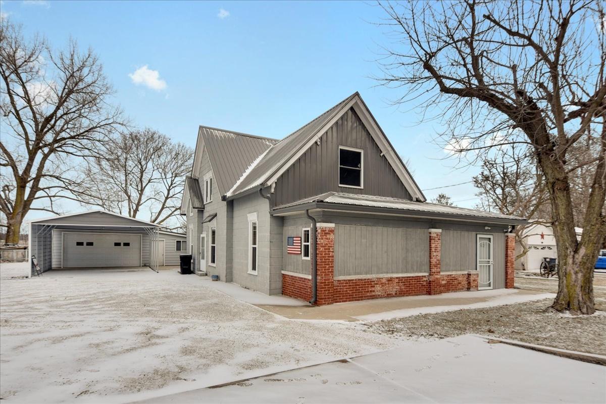 412 W Main St., Sidney, IL 61877