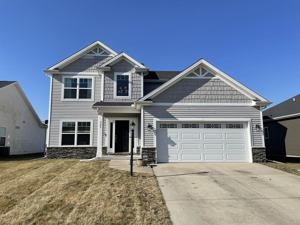 509 Capitol St., Savoy, IL 61874