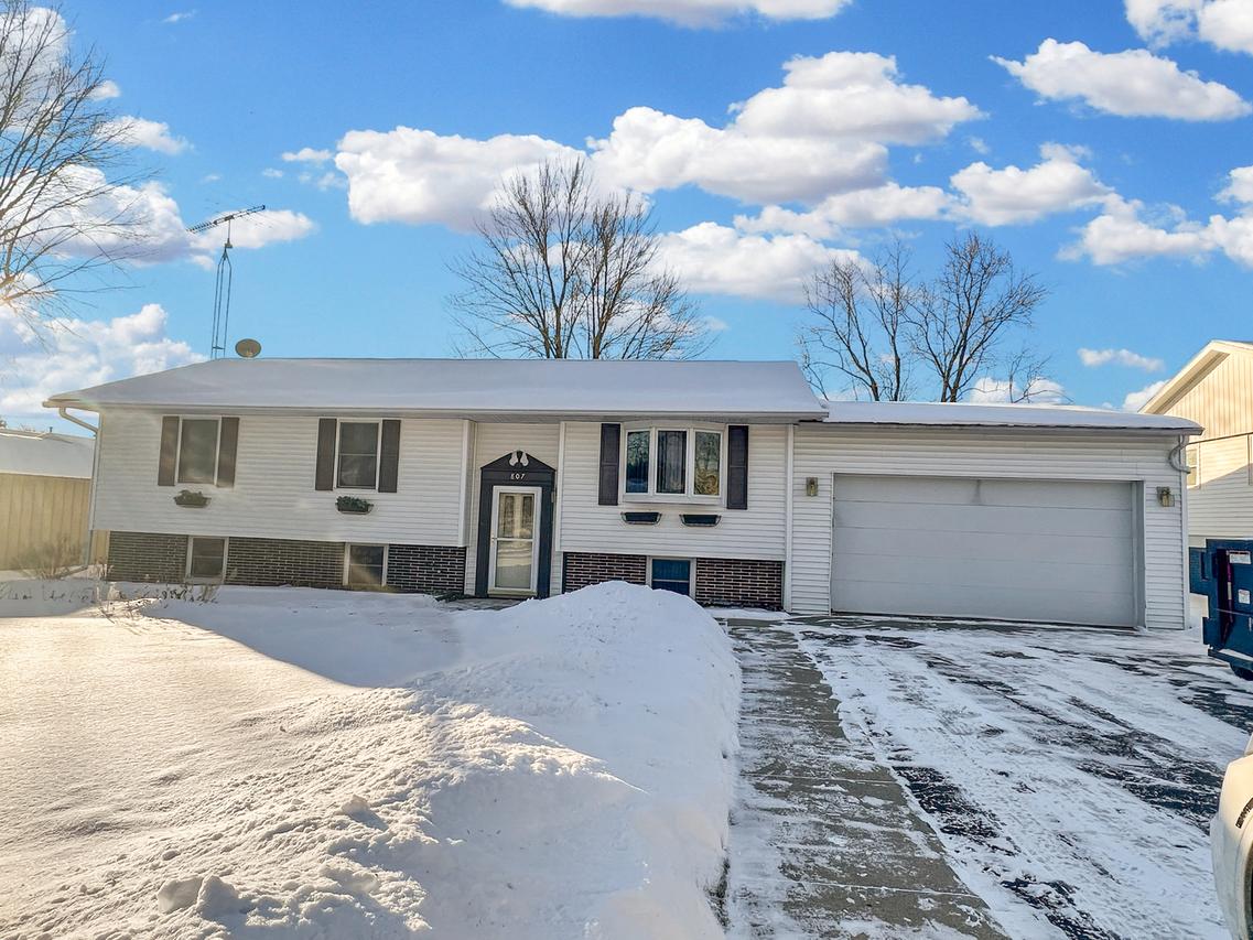 807 Henson, Lena, IL 61048