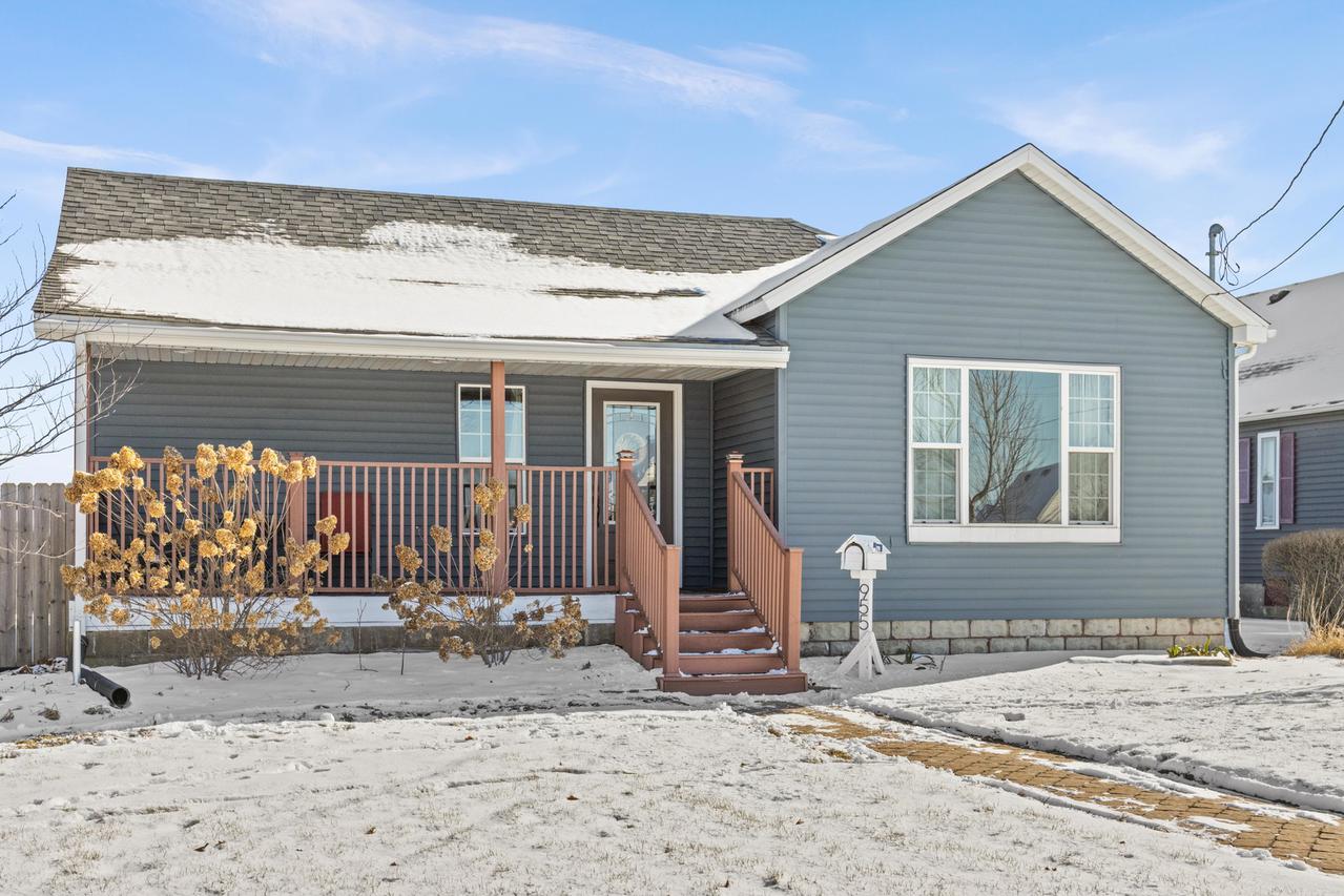 955 S Broadway St., Coal City, IL 60416