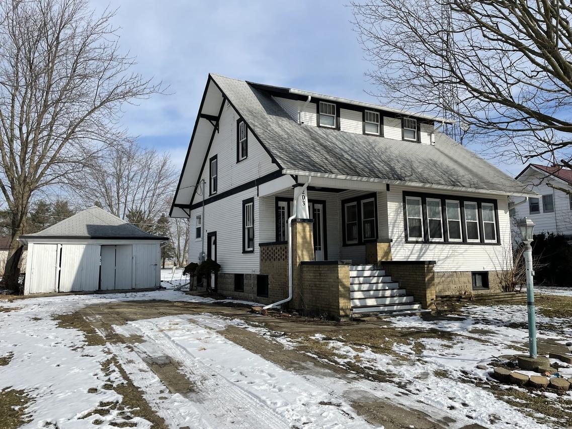 203 Township Line Rd., Kempton, IL 60946