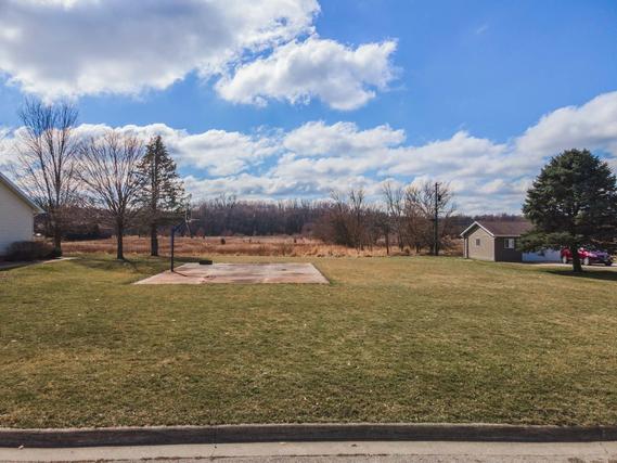 1802 Derron Dr., Pontiac, IL 61764
