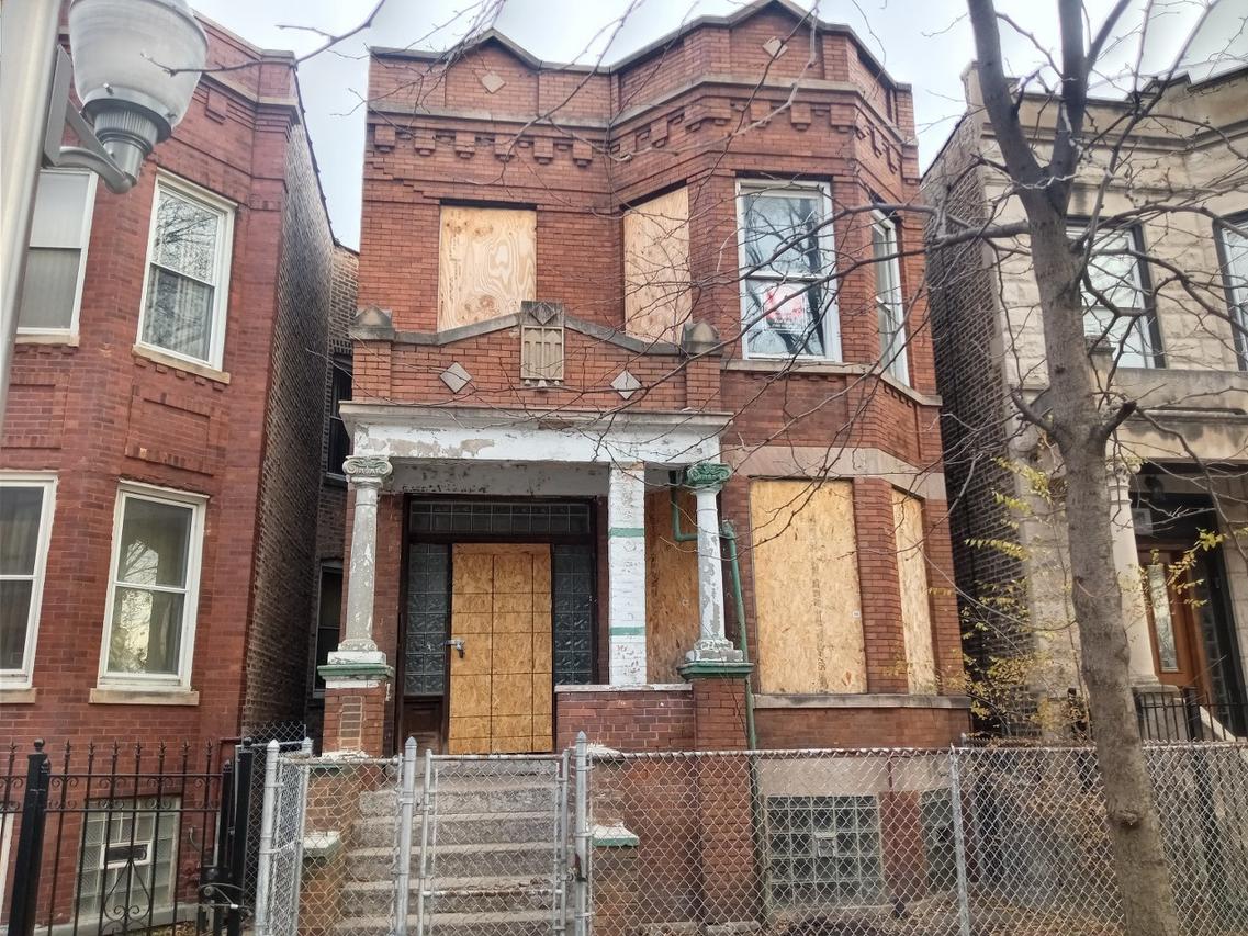 2918 W Polk St., Chicago, IL 60612