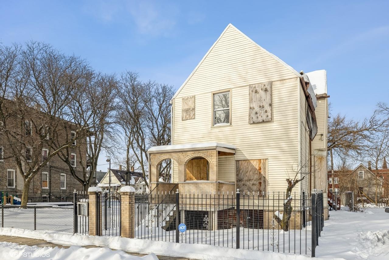 710 W 61st St., Chicago, IL 60621