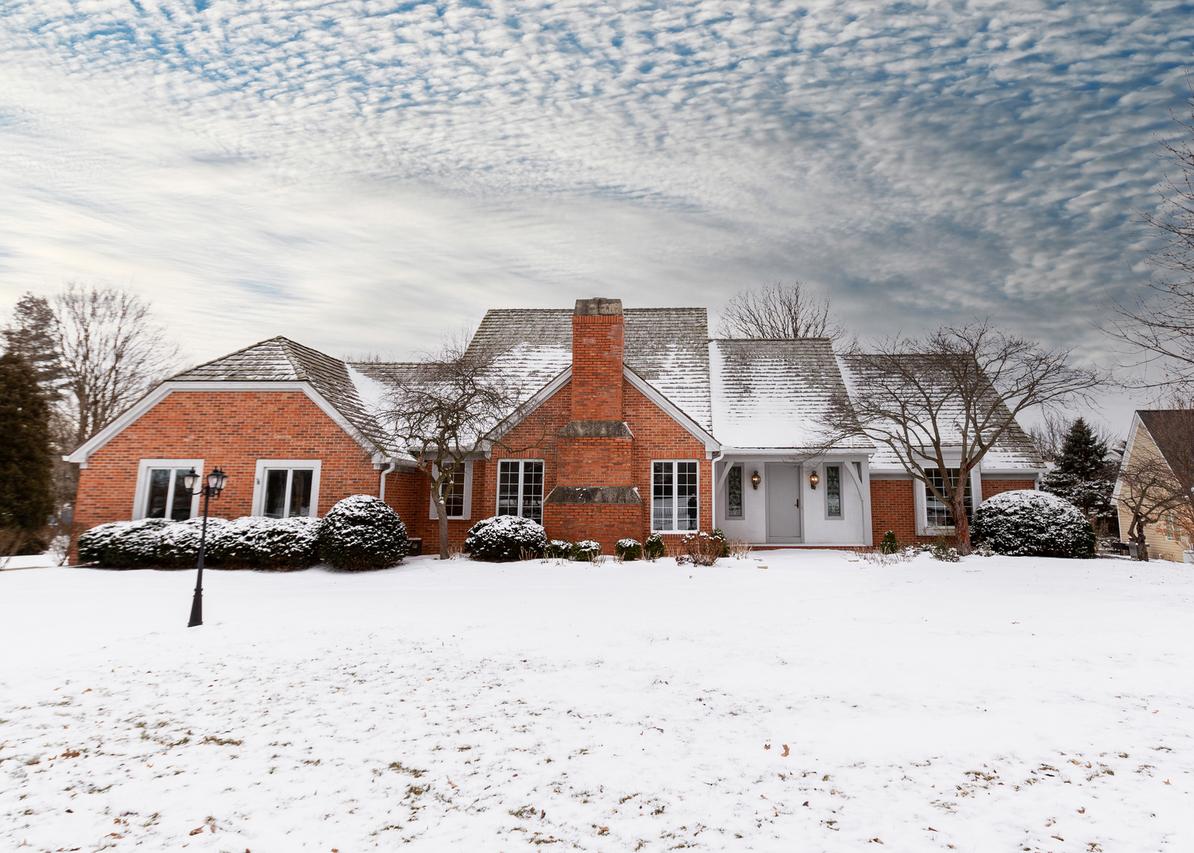 609 W Victory Ave., Roanoke, IL 61561