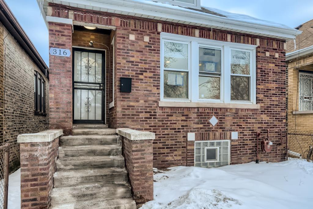 316 W 101 St., Chicago, IL 60628