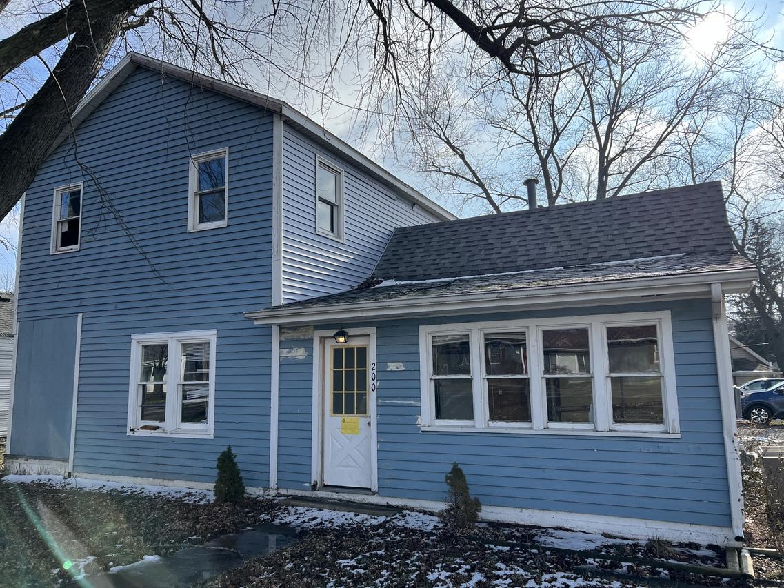 200 E 3rd St., Aroma Park, IL 60910