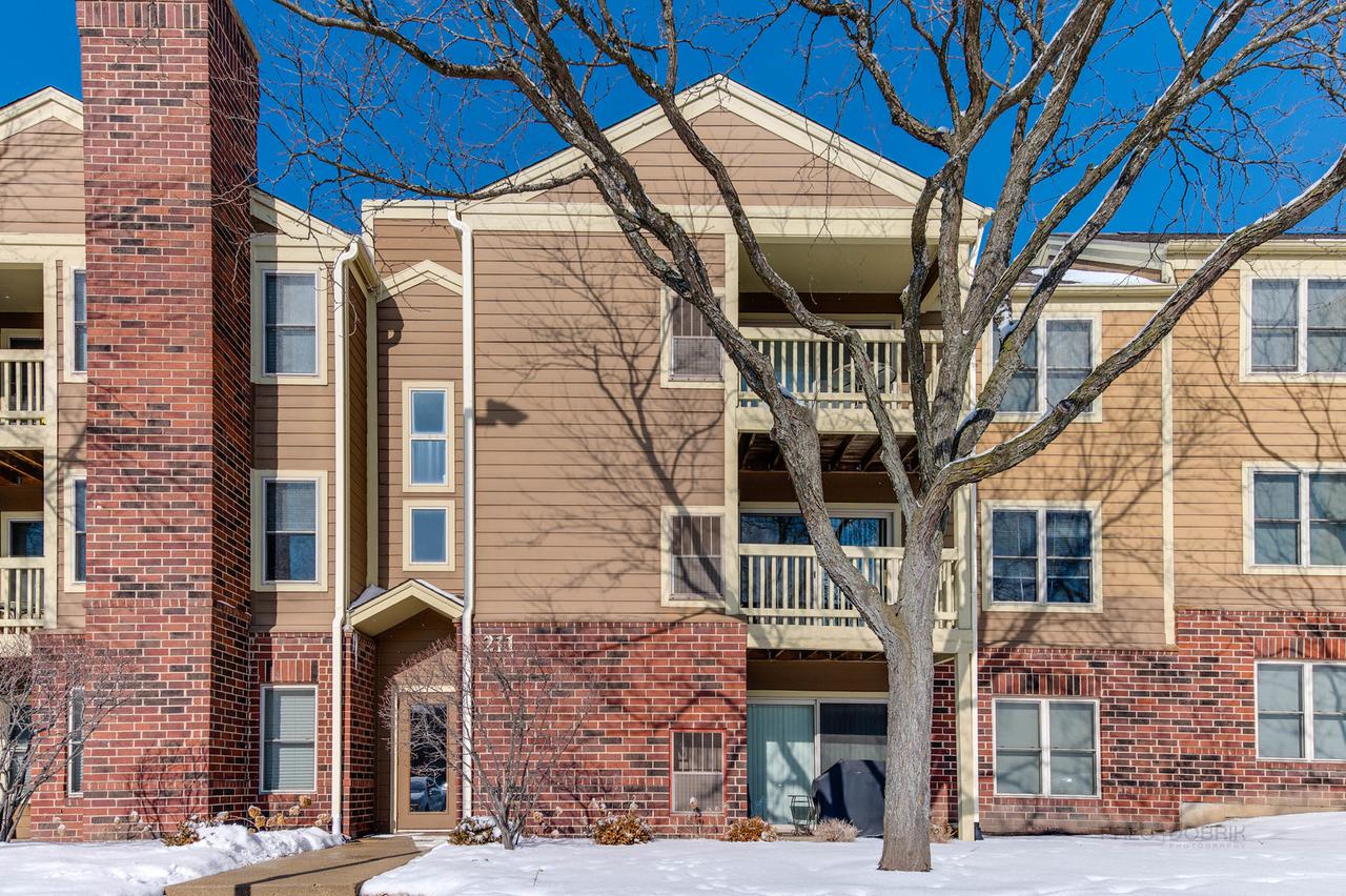 211 Glengarry Dr. #206, Bloomingdale, IL 60108