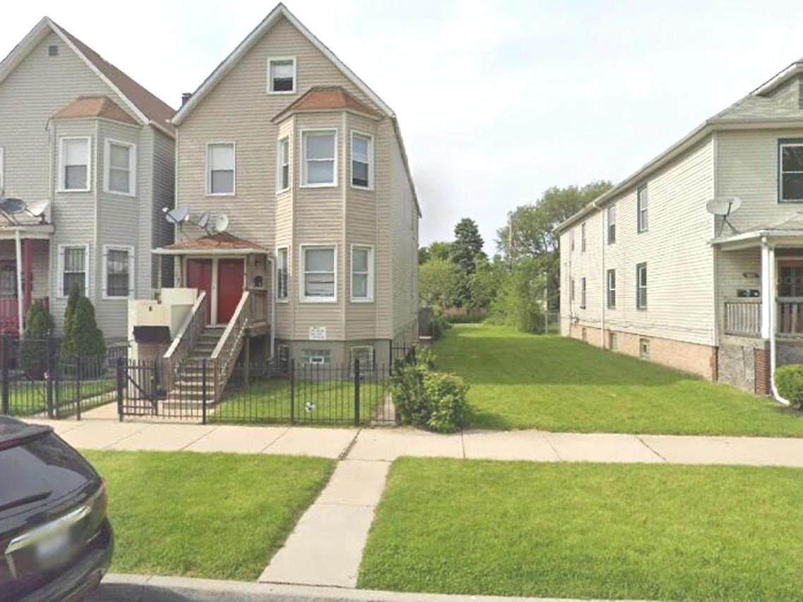 3008 E 81st St., Chicago, IL 60617