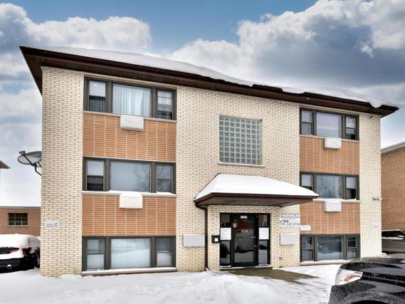 5019 River Rd. #1W, Schiller Park, IL 60176