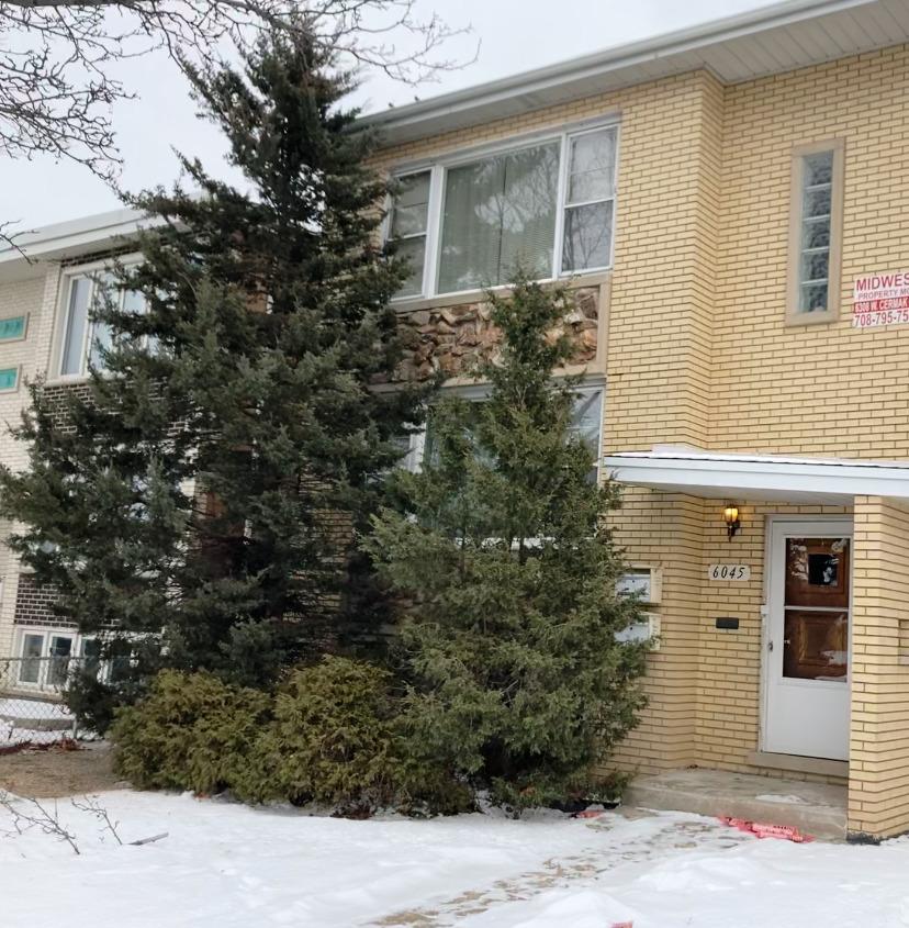 6045 S Keating Ave., Chicago, IL 60638