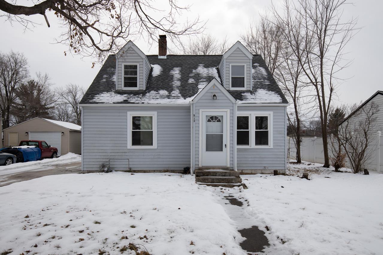 513 Superior Ave., Machesney Park, IL 61115