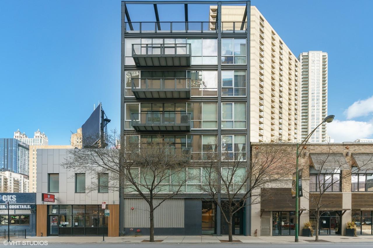 747 N Clark St. #201, Chicago, IL 60610