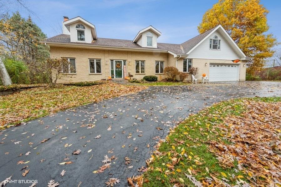 11506 Cemetery Rd., Capron, IL 61012