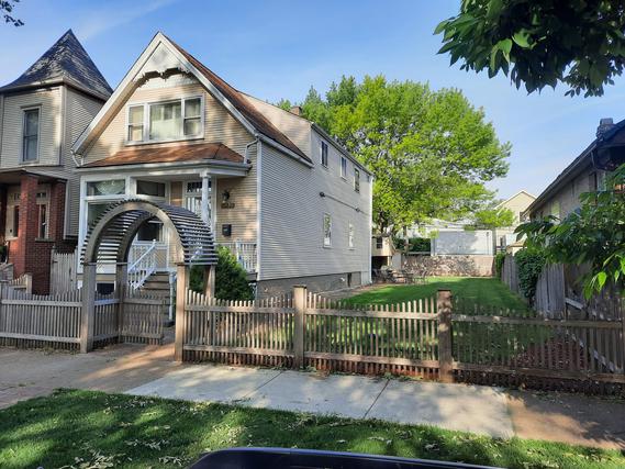 3826 N Hermitage Ave., Chicago, IL 60613