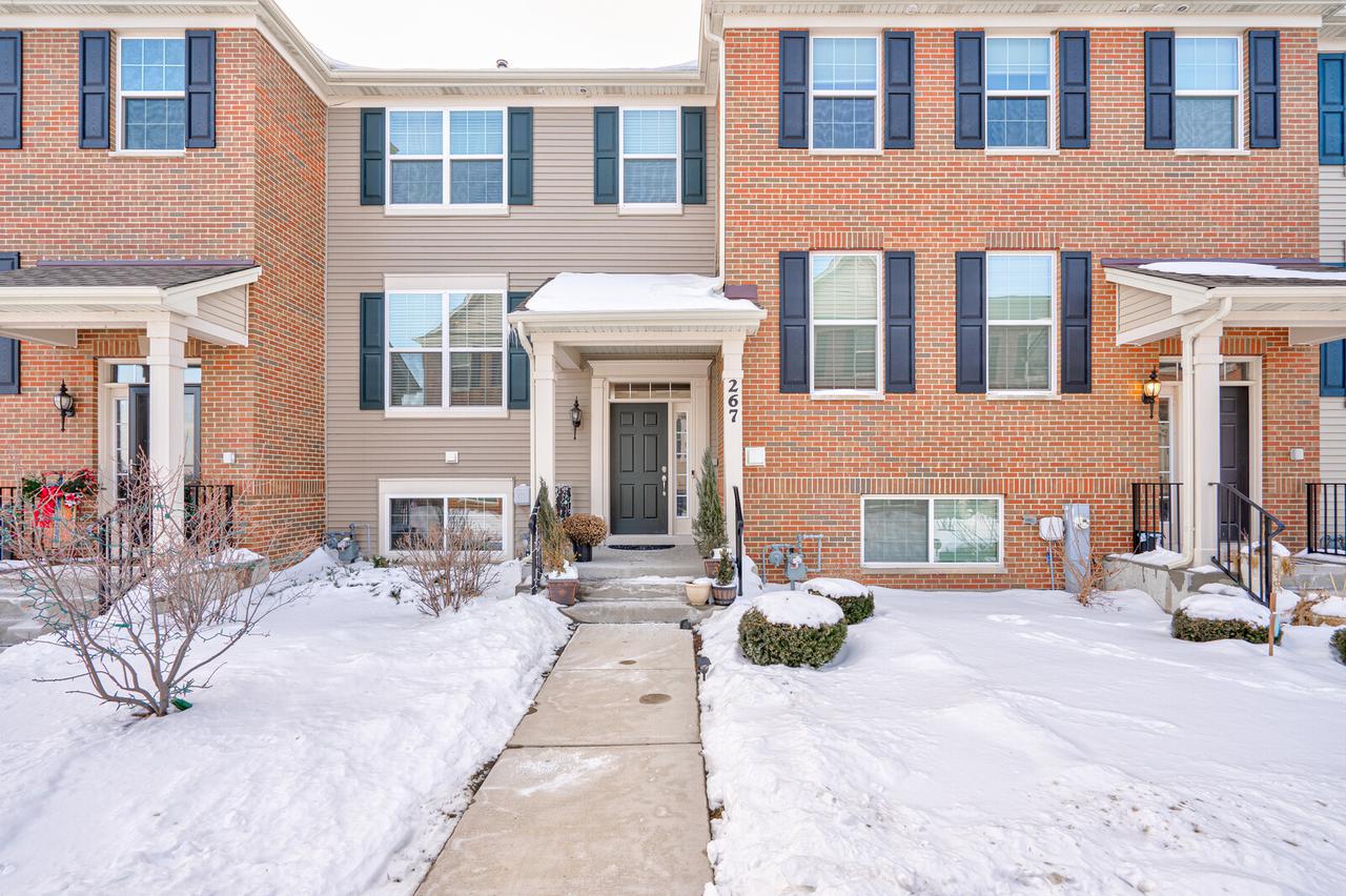 267 Lakeshore Dr., Oswego, IL 60543